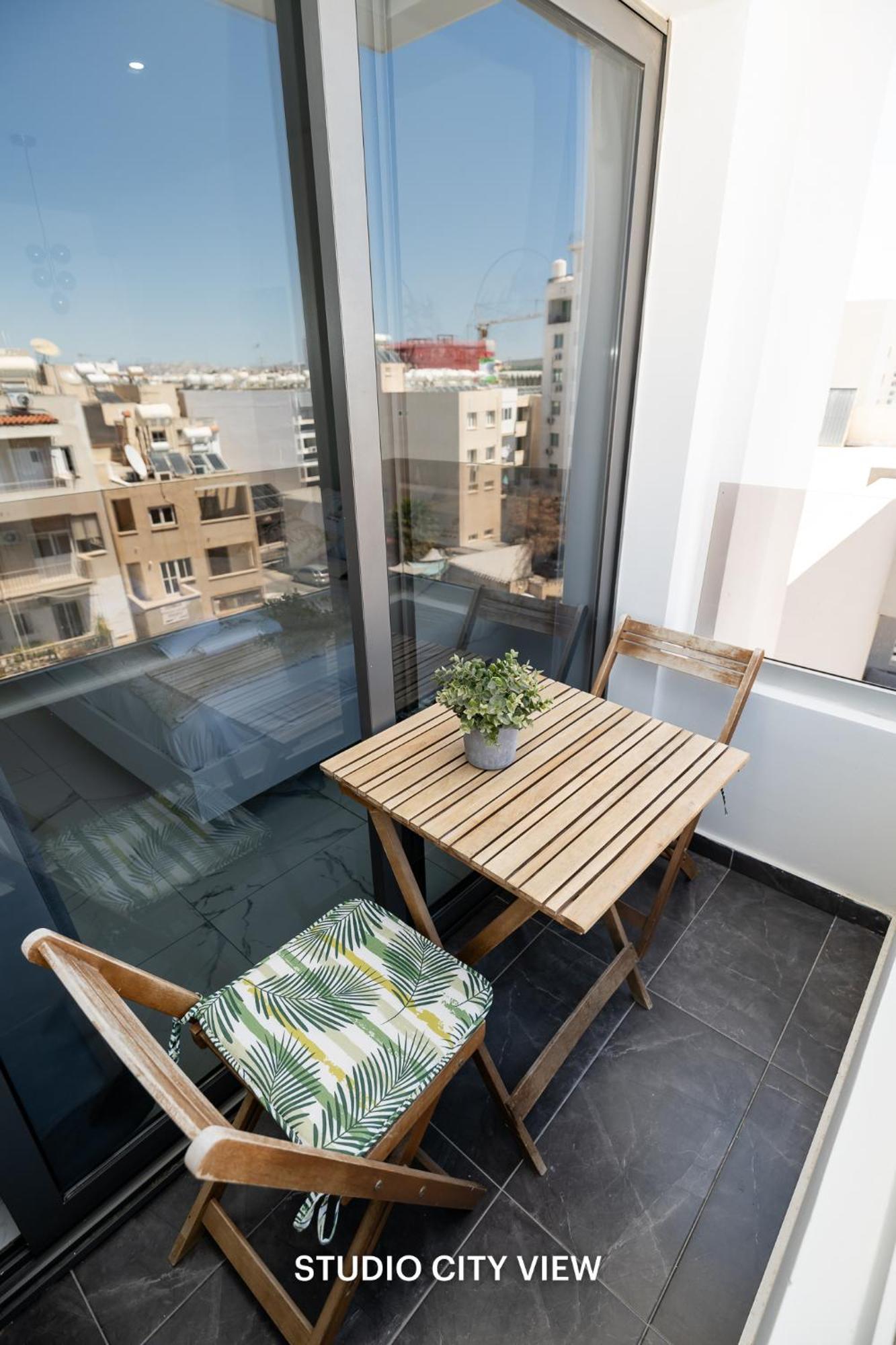 Lazuli City & Seaview Apartments Larnaca Exterior photo