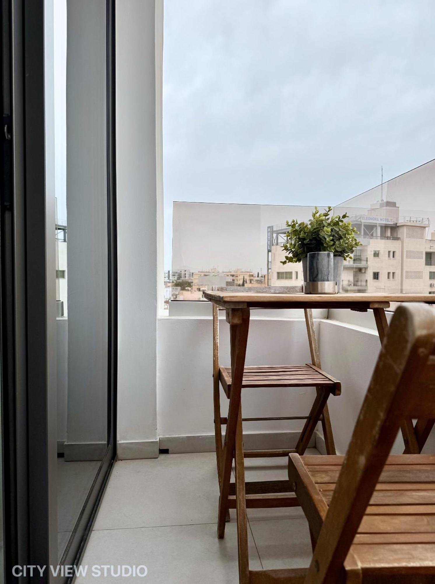 Lazuli City & Seaview Apartments Larnaca Room photo